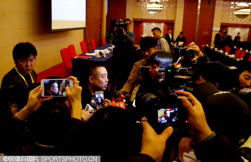 W_52566166_18120113_by.jpg W_52566166_18120113_by.jpg