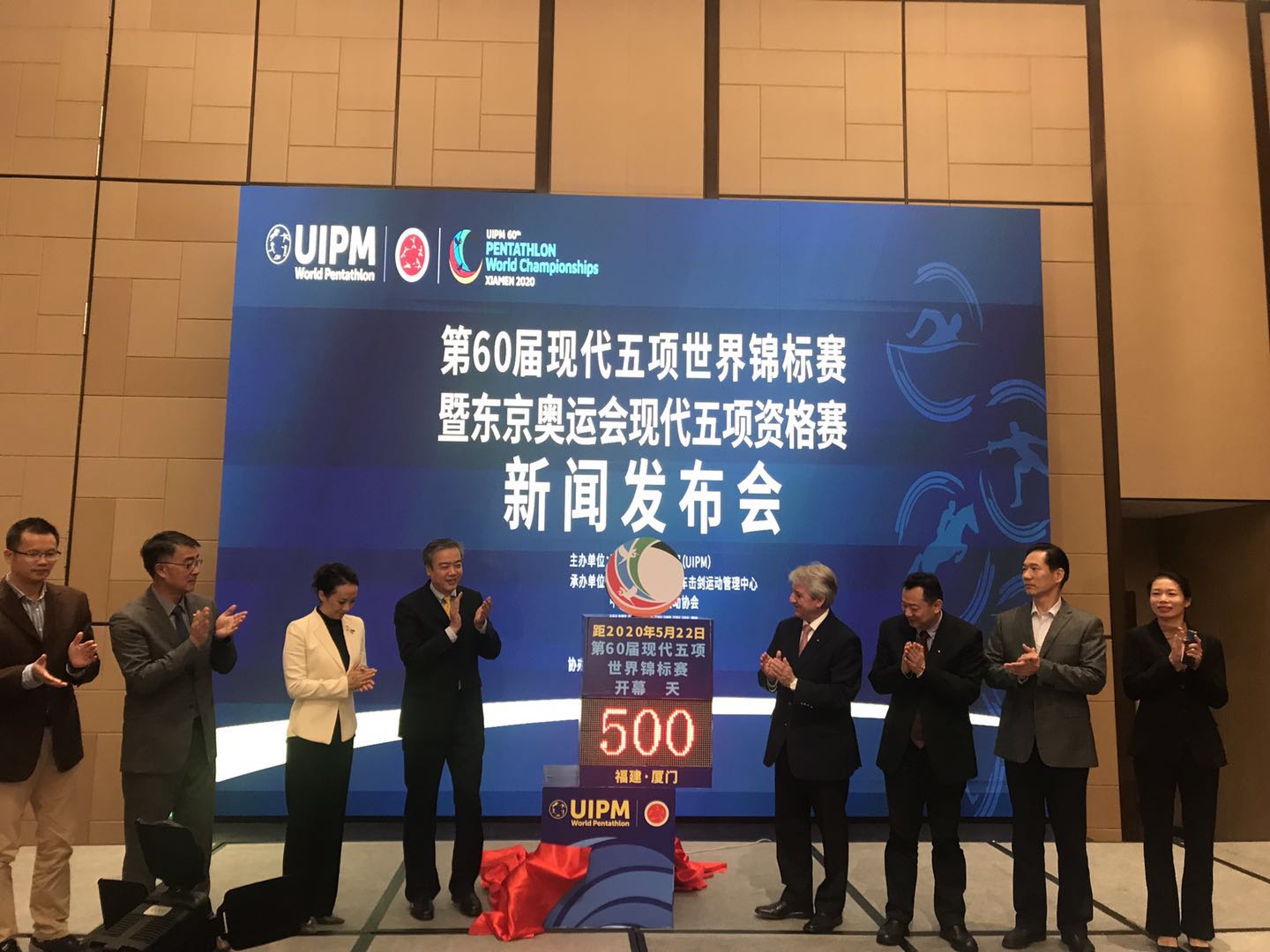 0109-现代1.jpg 0109-现代1.jpg