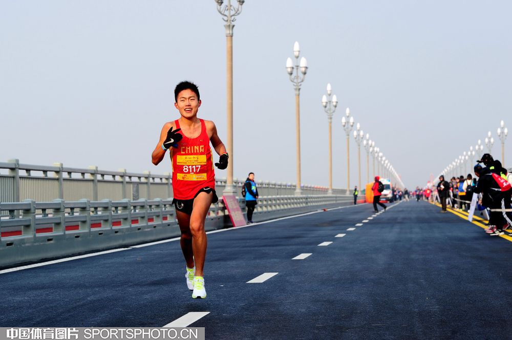 W_7106057_18121617_ljm.jpg W_7106057_18121617_ljm.jpg