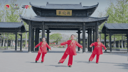 熊戏03.gif